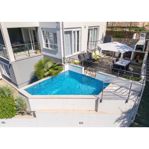 Apartment Sasso Bianco with the Private Pool