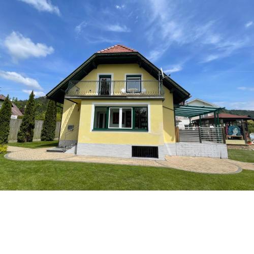 APARTMENT Schlossbergblick