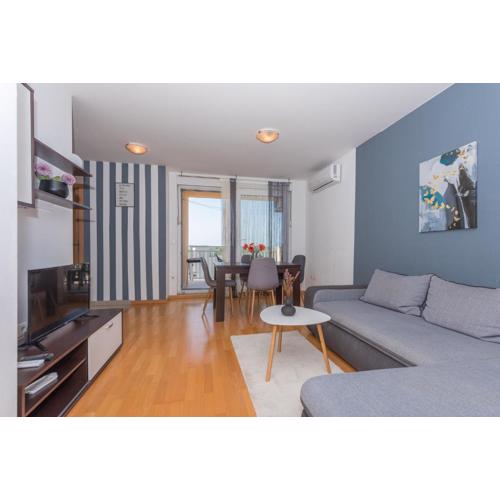 Apartment Sea View in Makarska, free parking