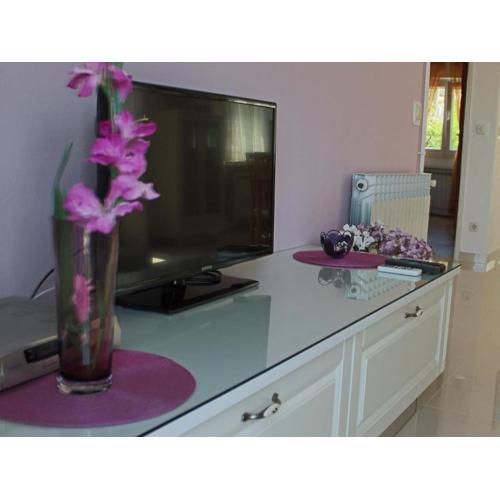 Apartment Siesta - Two-Bedroom Apartment with Balcony and Sea View