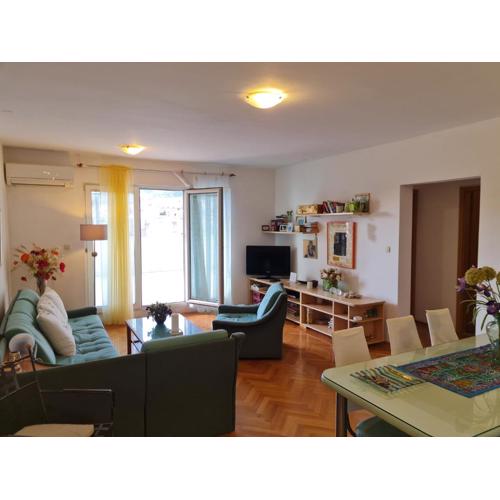 Apartment Silva, 50m from beach