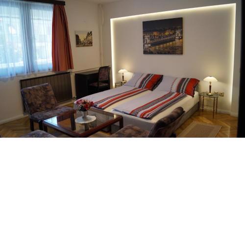 Apartment Sinkó - FREE GARAGE PARKING, central, 2 bedrooms 4 single beds, flexi check-out