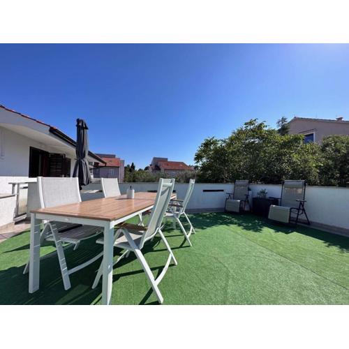 Apartment Sonja close to the Beach