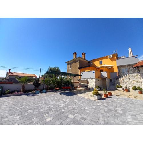 Apartment & Studio Vrdoljak