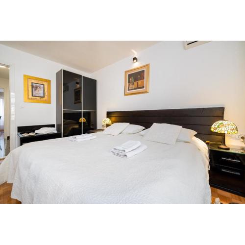 Apartment Suite Theater