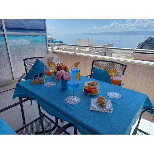 Apartment Summer Vibes Split