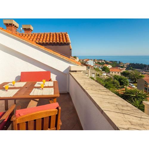 Apartment Sun & Sky - Two Bedroom Apartment with Balcony and Sea View