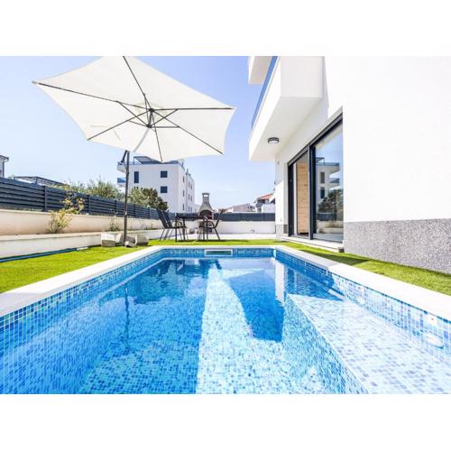 Apartment Sunny Pool by Interhome
