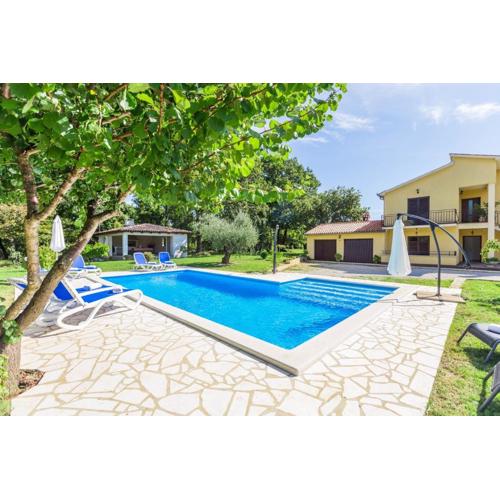 Apartment Susnjici 1 with Pool, Children Playground and Balcony