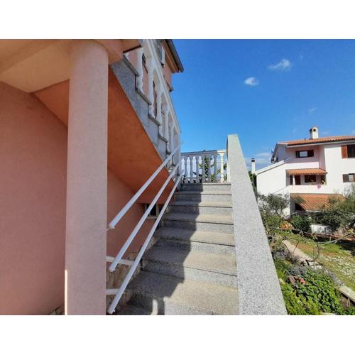 Apartment Tihana with a Partial Sea View