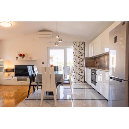 Apartment Tomo