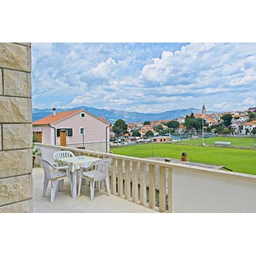 Apartment Toni with spacious terrace