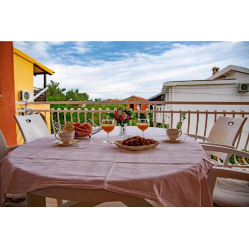 APARTMENT TONY - 2bdr Beachfront