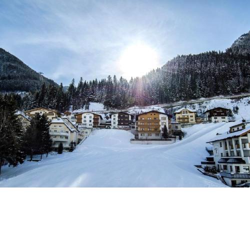 Apartment Top 6 - Panorama by Interhome