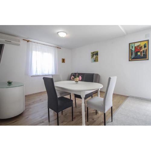 Apartment Tosca with Parking