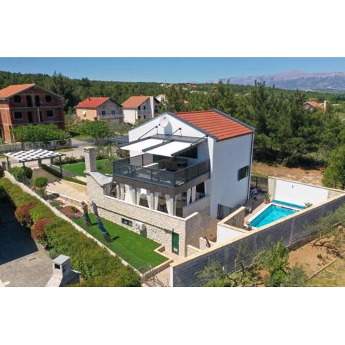 Apartment Vala, 4*, sea view & private heated pool