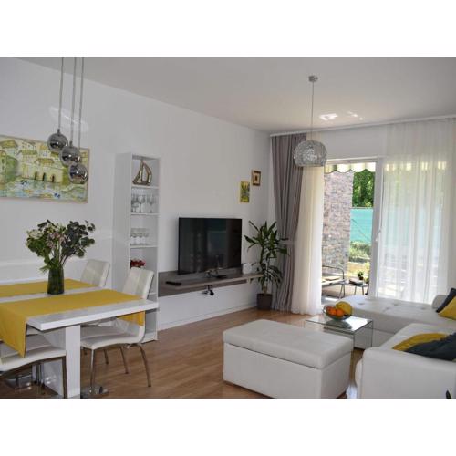 Apartment Vapor - Two Bedroom Apartment with Balcony
