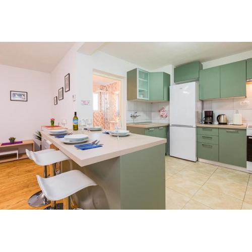 Apartment Vida 1Floor in the old Part of Baska