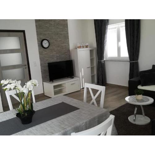 Apartment Villa Bijele Stijene - Two Bedroom Apartment with Terrace and Sea View