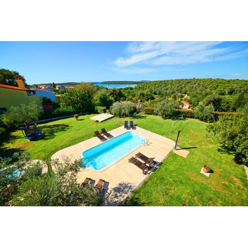 Apartment Villa Mare3 with pool, sea view and hydromassage