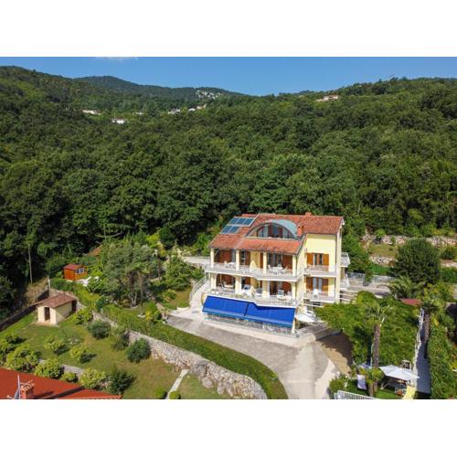 Apartment villa Mona Lisa-2 by Interhome