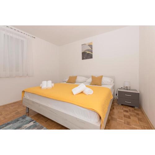 Apartment Violet