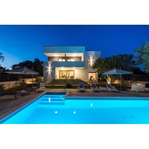 Apartment Vista Mare 1 with heated pool
