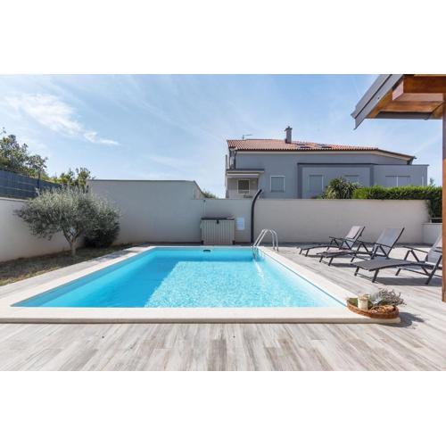 Apartment Volme with Private Pool