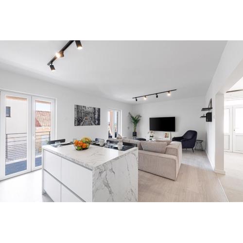 Apartment White Sunshine