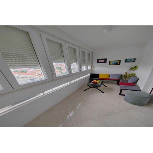 Apartment with 3 rooms in Split