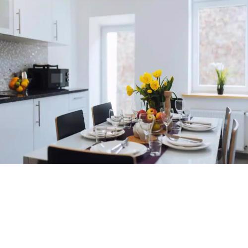 Apartment with balcony - 21 Filipa Street