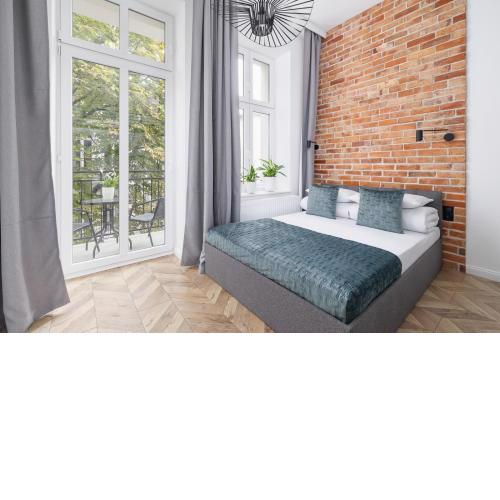 Apartment with Balcony - 41 Starowislna Street