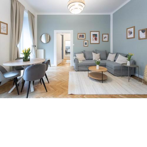 Apartment with balcony - trendy neighborhood