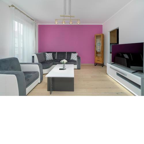 Apartment with Balcony and Free Parking in Poznań by Noclegi Renters