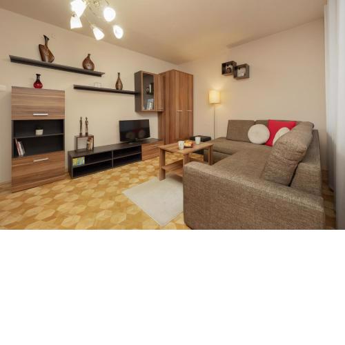 Apartment with Balcony for 2 People in Warsaw by Noclegi Renters