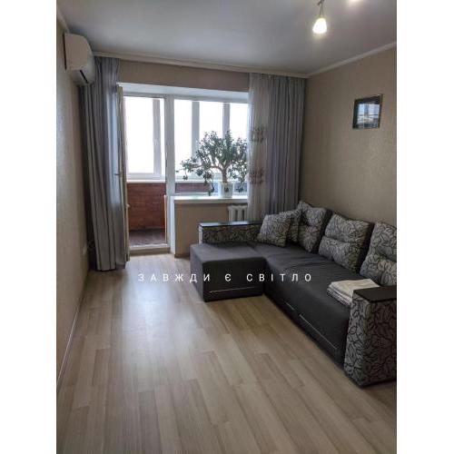 Apartment with balcony on Peremohy Avenue 43