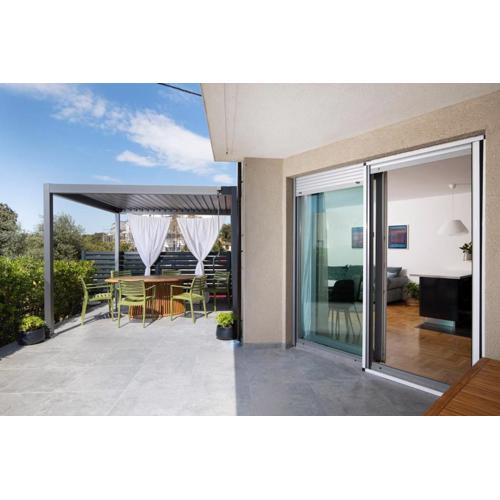 Apartment with big open terrace