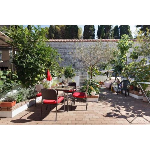 Apartment with garden Ana