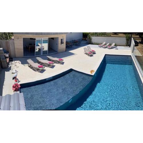Apartment with new Pool Nin
