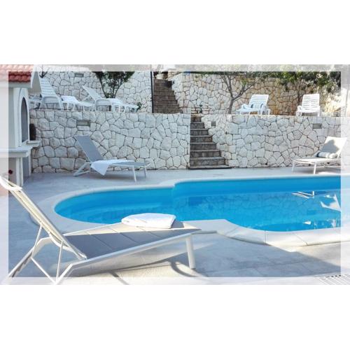 Apartment with pool near Split