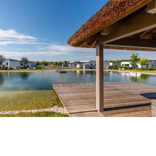 Apartment with Pool, Roof Terrace, Garden
