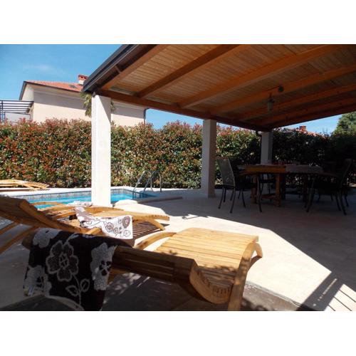 Apartment with private pool