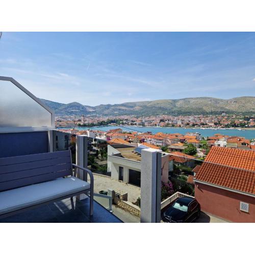 Apartment with sea view in Trogir