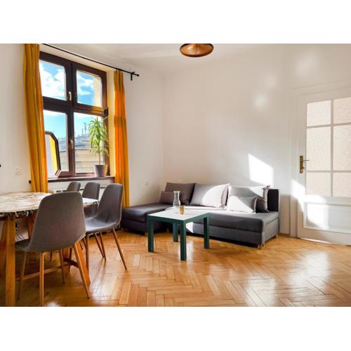 Apartment with separate bedroom in the heart of Krakow, Market Square