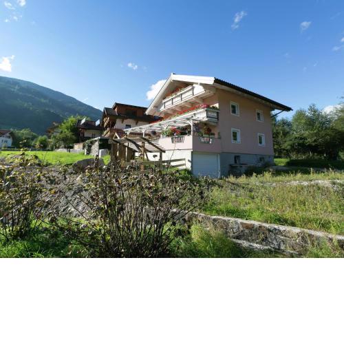 Apartment with terrace in Aschau im Zillertal