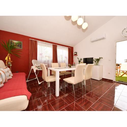 Apartment Zalazak Sunca by Interhome