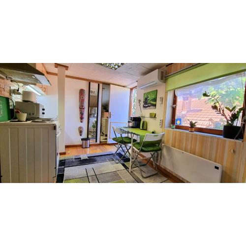 APARTMENT \