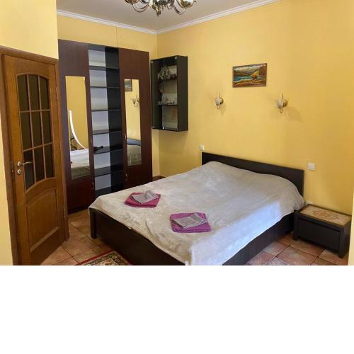 Apartmenti near Opera Theater