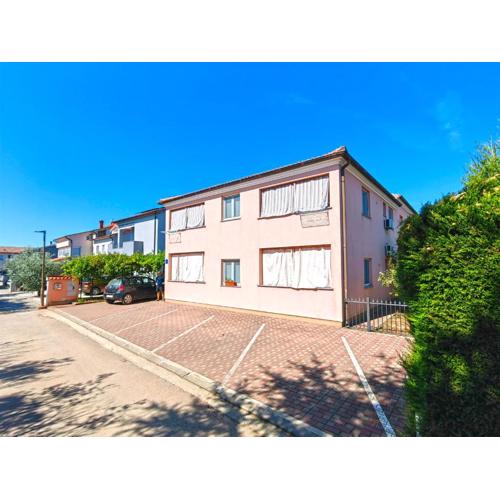 Apartments 1282