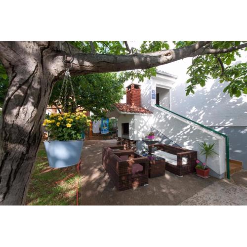 Apartments 150 meters from the sea - By TA Leut Agency